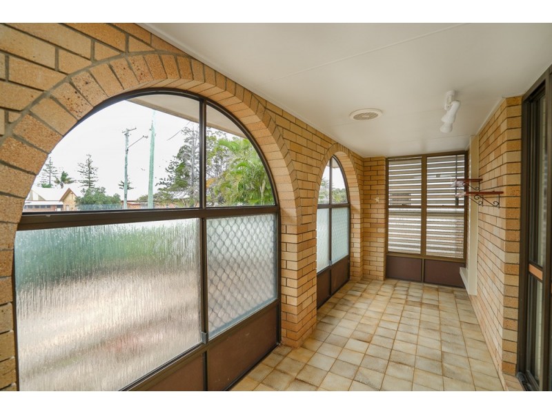 114 King Street, Woody Point QLD 4019