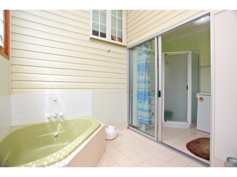 9 View Street, Woody Point QLD 4019