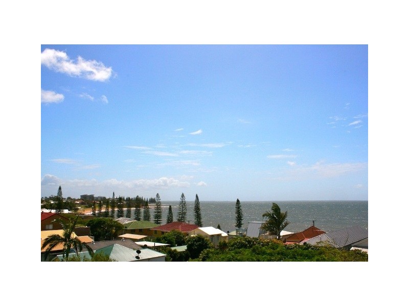 Unit 27 The Bay Prince Edward Parade, Scarborough QLD 4020