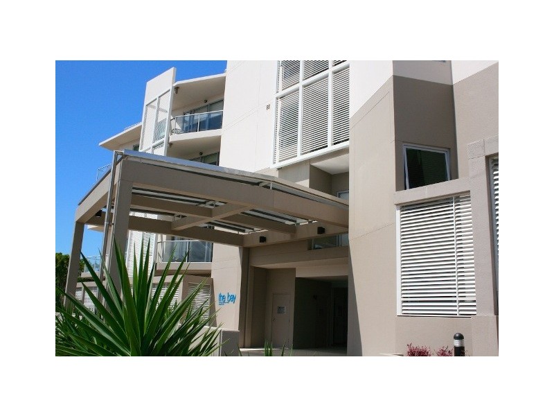 Unit 27 The Bay Prince Edward Parade, Scarborough QLD 4020