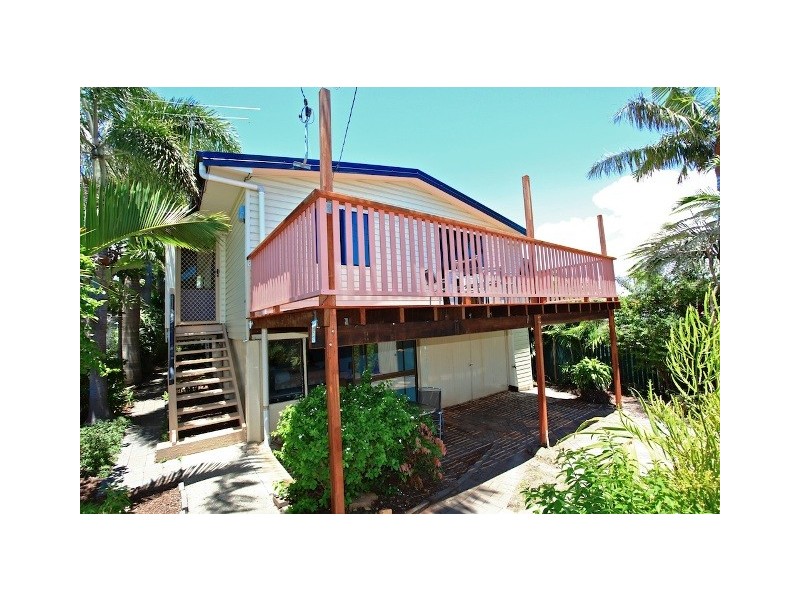 51 Griffith Road, Scarborough QLD 4020