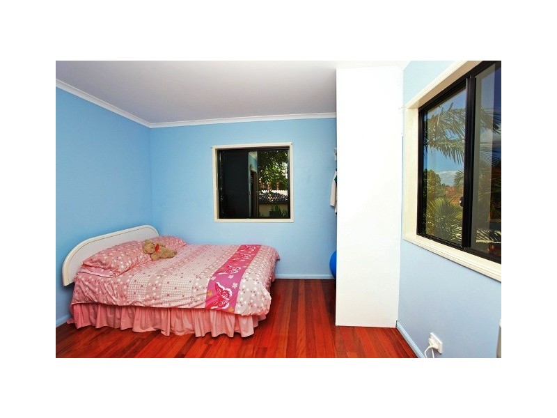 51 Griffith Road, Scarborough QLD 4020