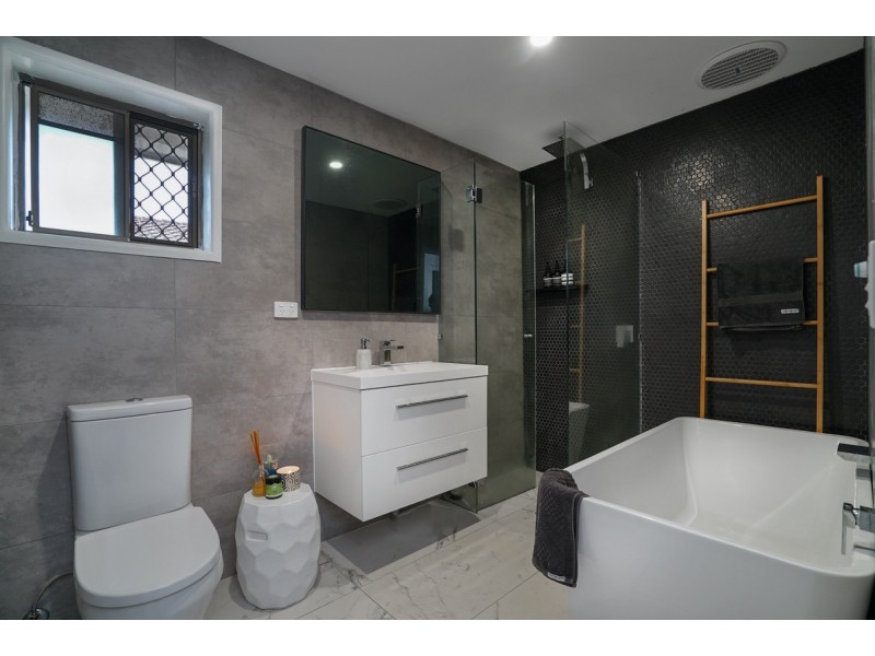 3 Shiraz Court, Kippa-ring QLD 4021