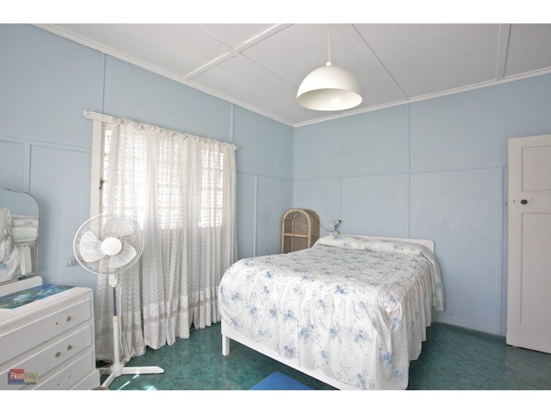 35 Caroline Street, Woody Point QLD 4019
