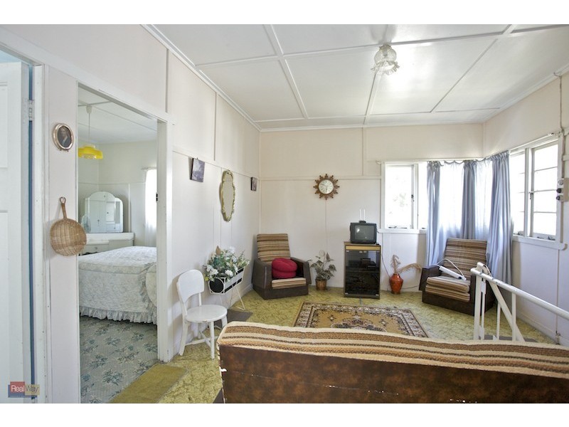 35 Caroline Street, Woody Point QLD 4019