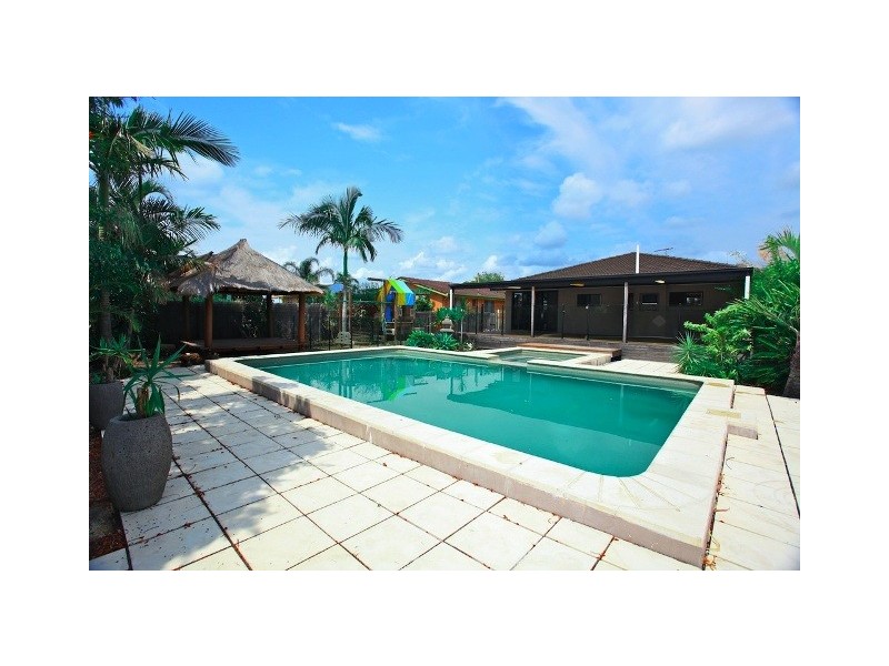 11 Waraba Street, Clontarf QLD 4019