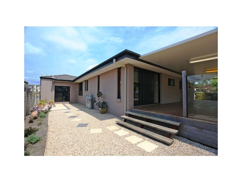 11 Waraba Street, Clontarf QLD 4019