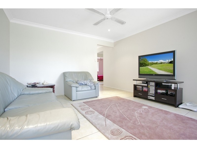 2/29 Lady Bowen Parade, Rothwell QLD 4022