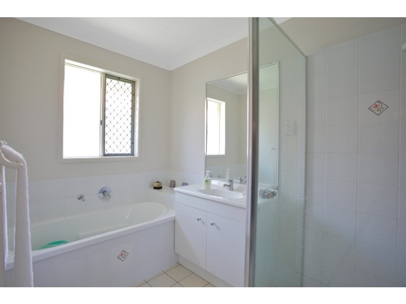 2/29 Lady Bowen Parade, Rothwell QLD 4022