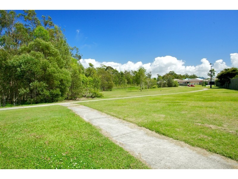 2/29 Lady Bowen Parade, Rothwell QLD 4022