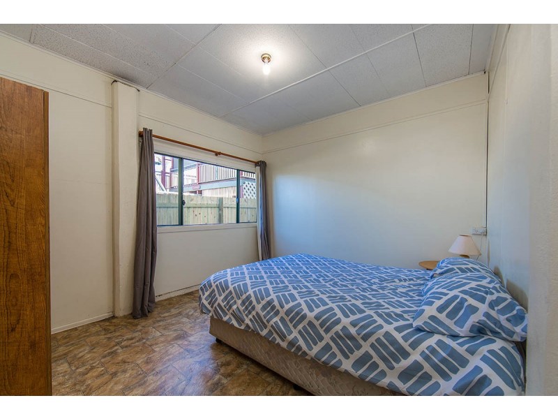 5 James Street, Scarborough QLD 4020