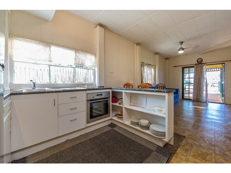 5 James Street, Scarborough QLD 4020