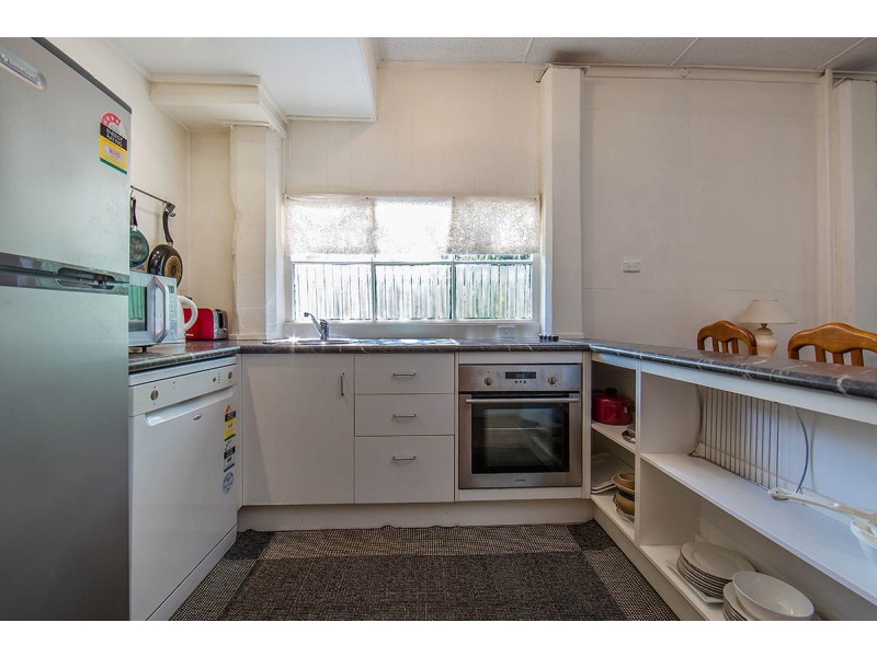 5 James Street, Scarborough QLD 4020