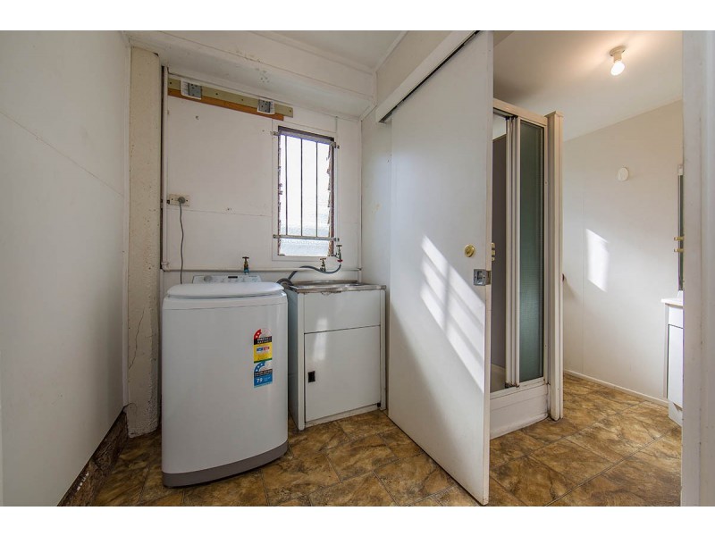 5 James Street, Scarborough QLD 4020