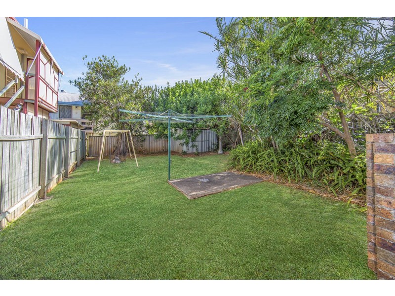 5 James Street, Scarborough QLD 4020