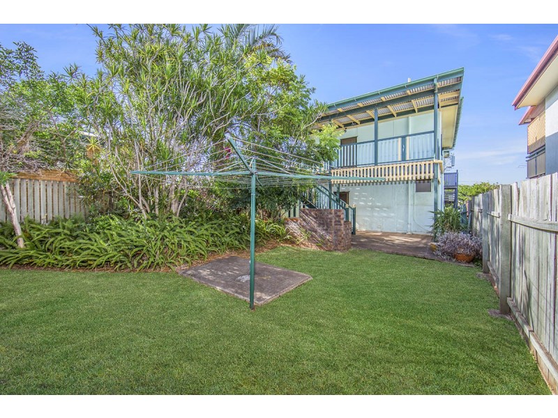 5 James Street, Scarborough QLD 4020