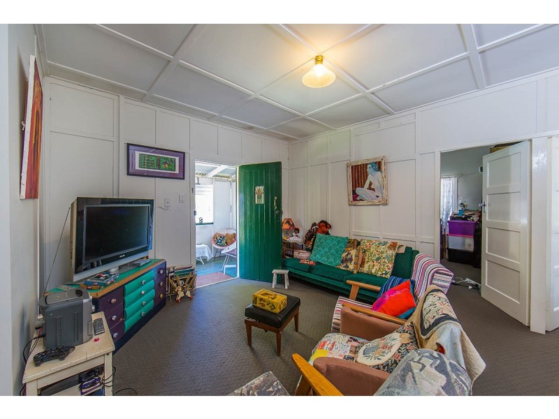 12 Robertson Avenue, Margate QLD 4019