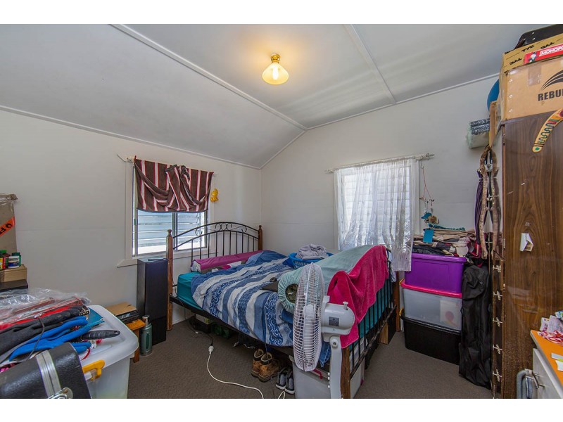 12 Robertson Avenue, Margate QLD 4019