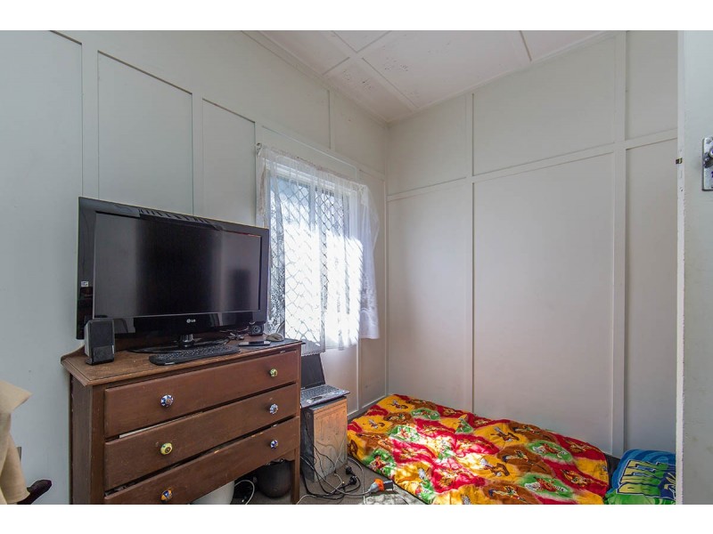 12 Robertson Avenue, Margate QLD 4019