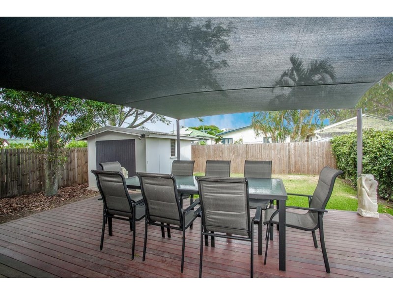 27 Garnet Street, Scarborough QLD 4020