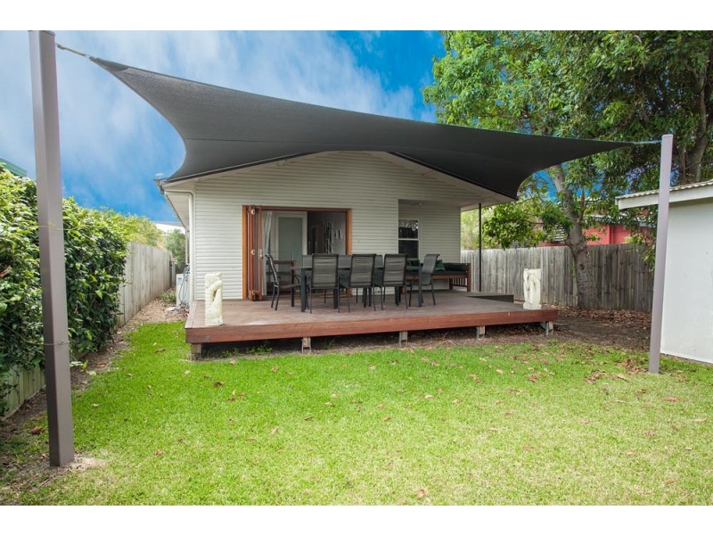 27 Garnet Street, Scarborough QLD 4020