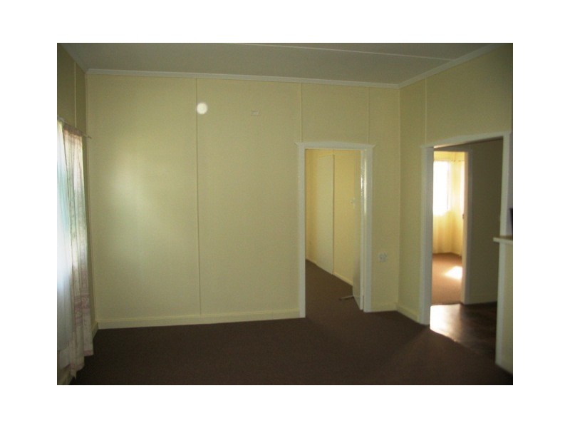 102 Elizabeth Ave, Clontarf QLD 4019