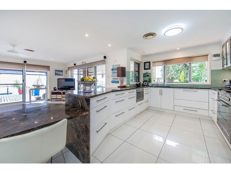 64 Southern Cross Drive, Newport QLD 4020