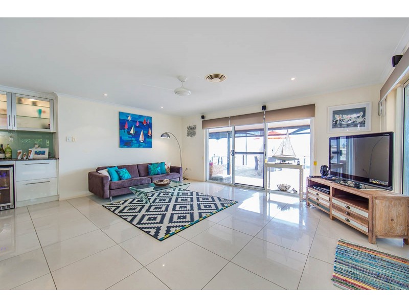 64 Southern Cross Drive, Newport QLD 4020