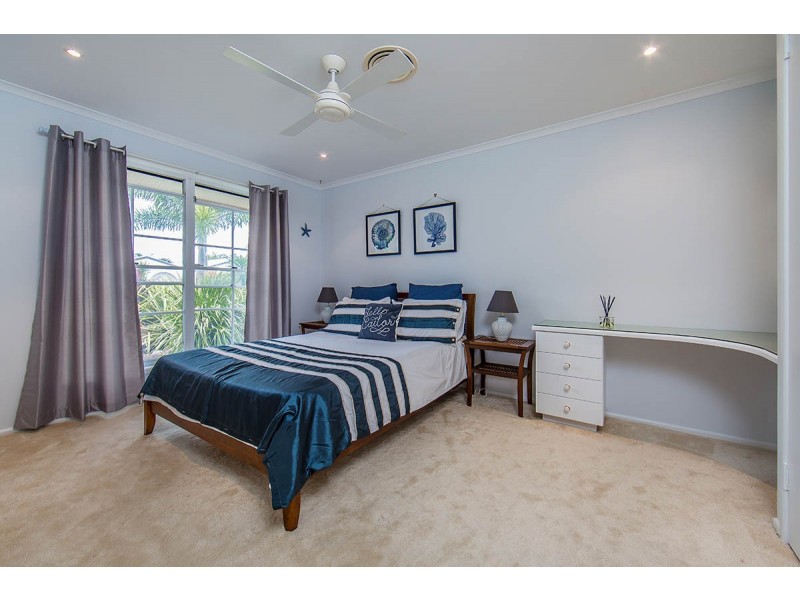 64 Southern Cross Drive, Newport QLD 4020