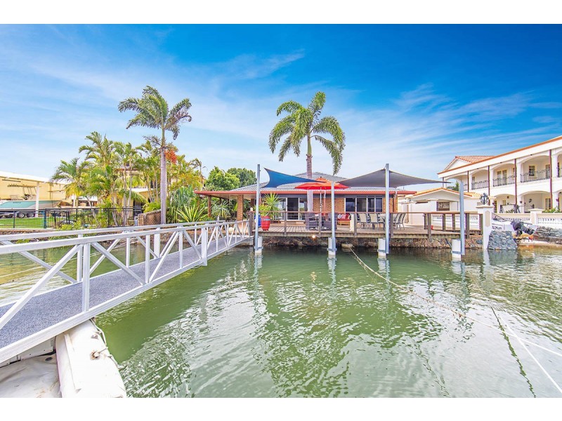 64 Southern Cross Drive, Newport QLD 4020