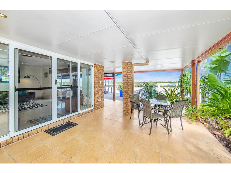 64 Southern Cross Drive, Newport QLD 4020