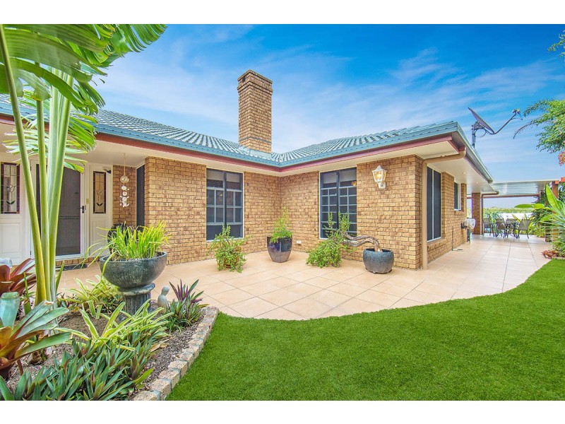 64 Southern Cross Drive, Newport QLD 4020