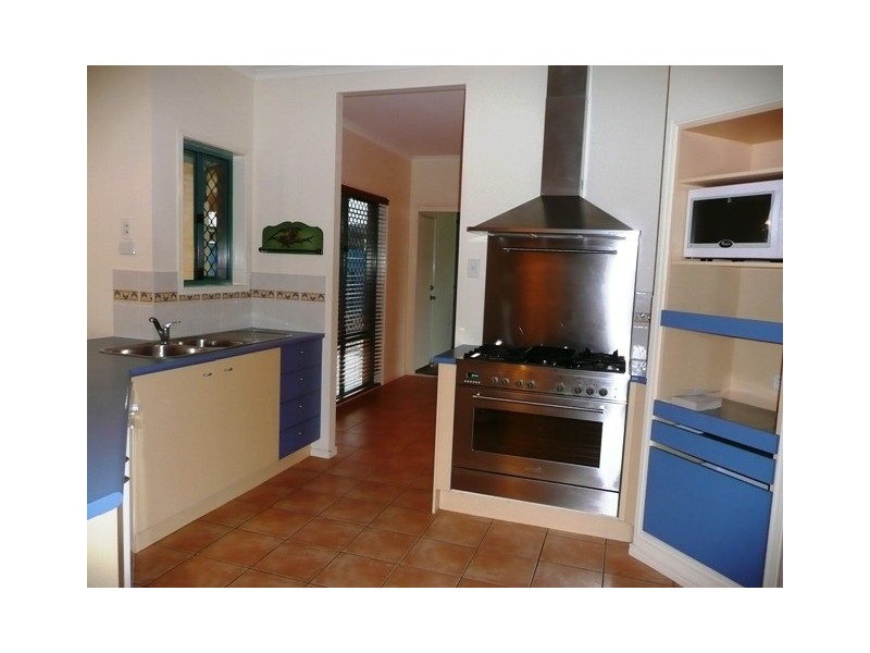 2 Frawley Street, Scarborough QLD 4020