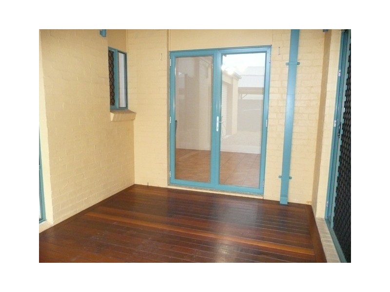 2 Frawley Street, Scarborough QLD 4020