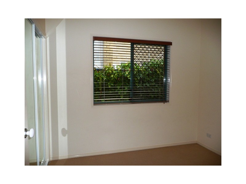 2 Frawley Street, Scarborough QLD 4020