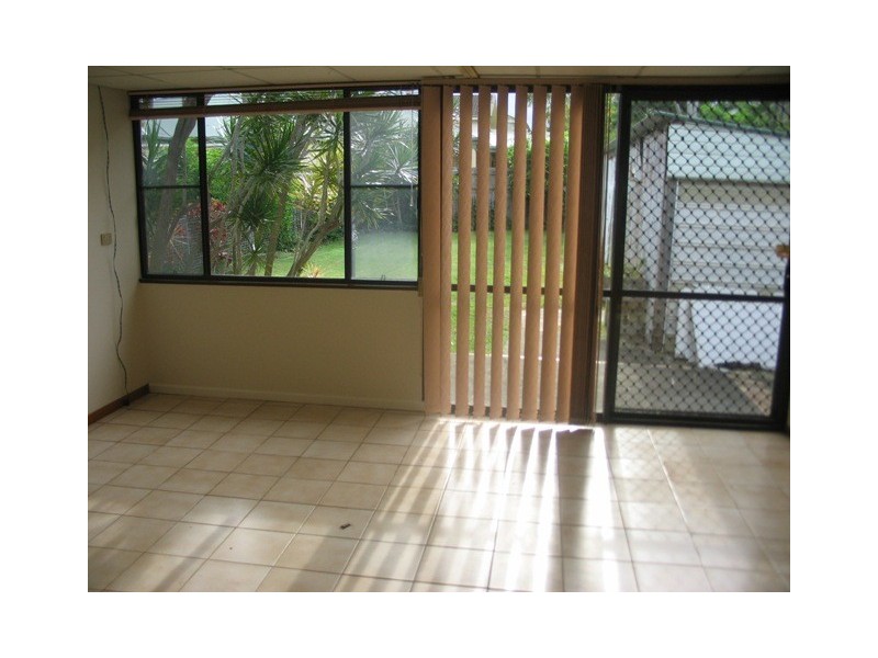 17 Whytecliffe Parade, Woody Point QLD 4019