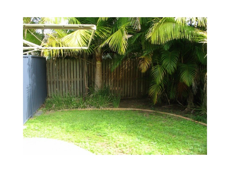 4/7 Bailey Street, Woody Point QLD 4019