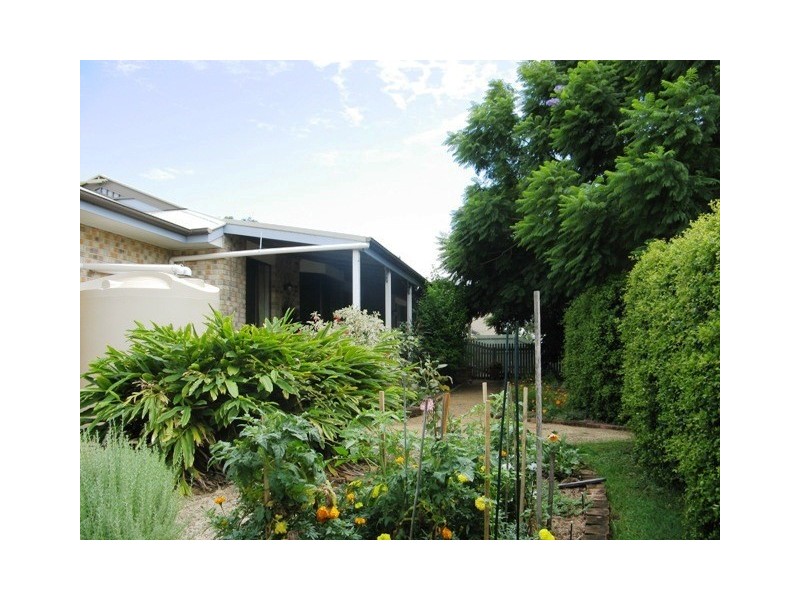 8 Bloodwood Court, Rothwell QLD 4022