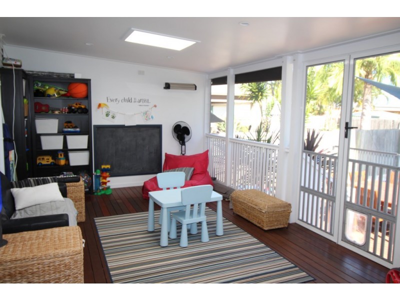 27a Roma Street, Scarborough QLD 4020