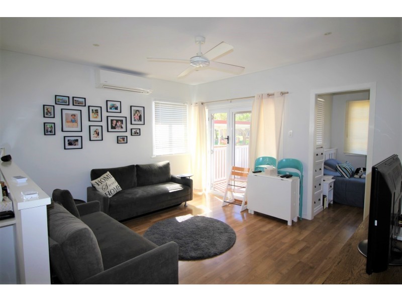 27a Roma Street, Scarborough QLD 4020