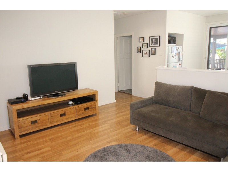 27a Roma Street, Scarborough QLD 4020