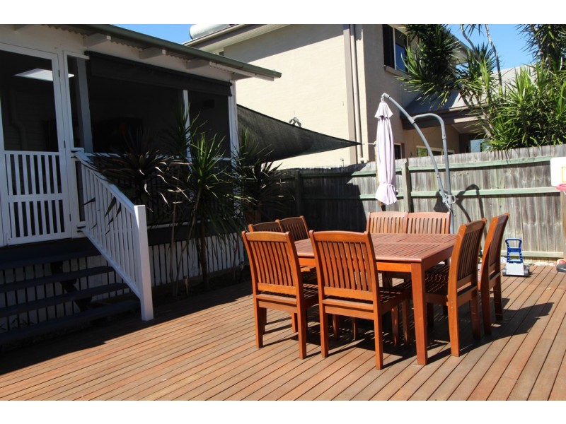 27a Roma Street, Scarborough QLD 4020