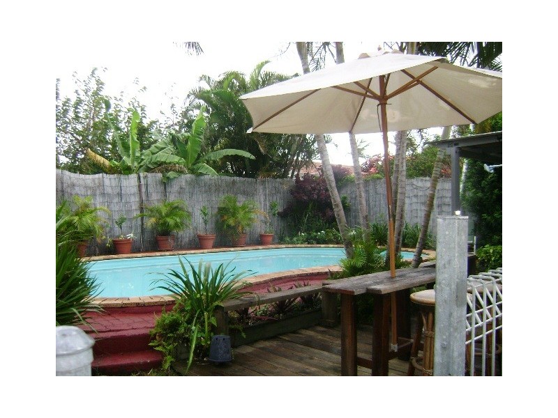 13 Henzell Street, Redcliffe QLD 4020