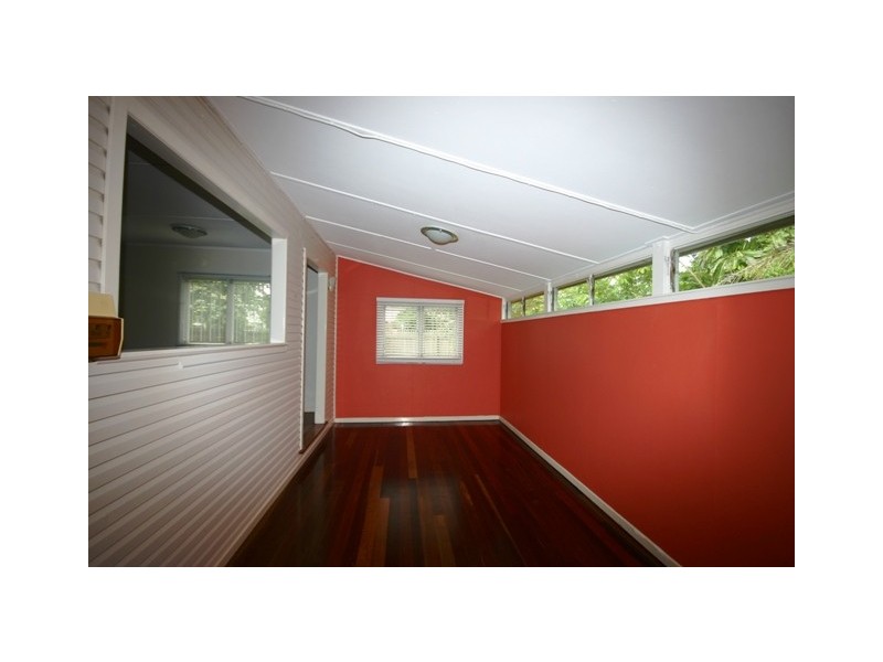 20 Clifford Street, Woody Point QLD 4019