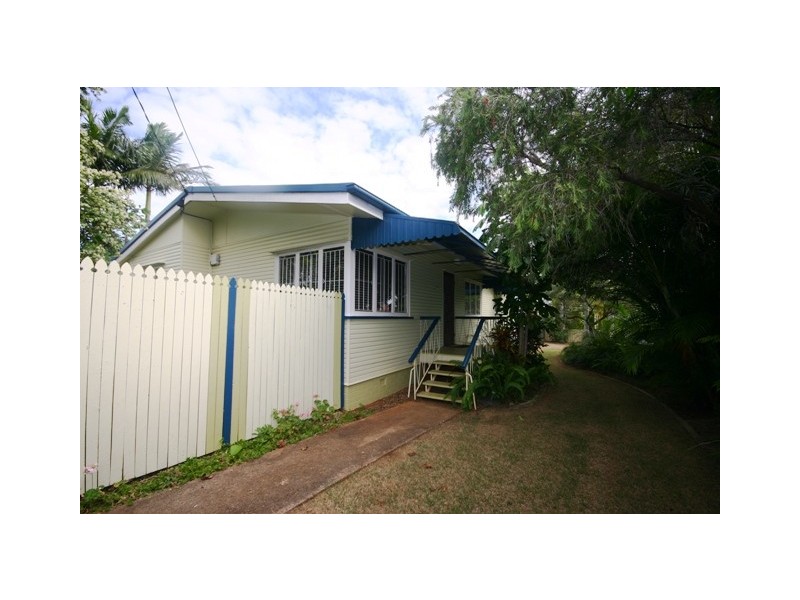 20 Clifford Street, Woody Point QLD 4019