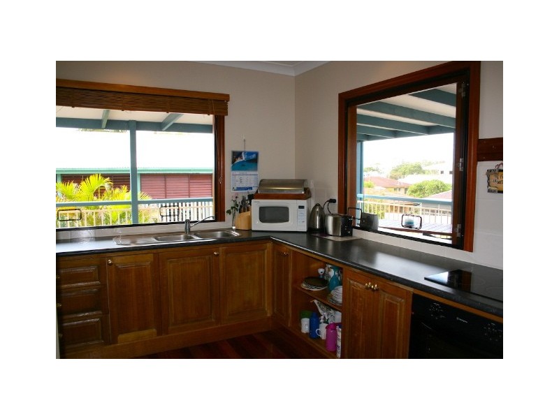 6 Arthur Street, Woody Point QLD 4019