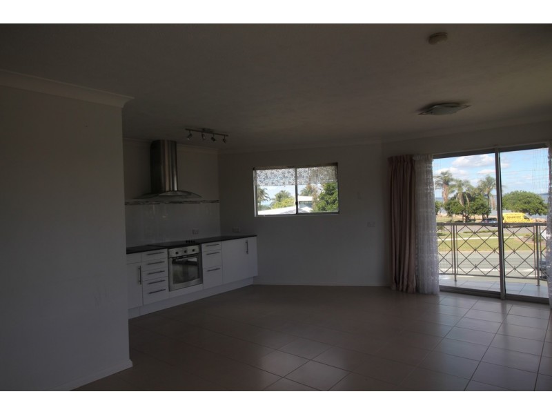 2/102 Hornibrook Esplanade, Clontarf QLD 4019