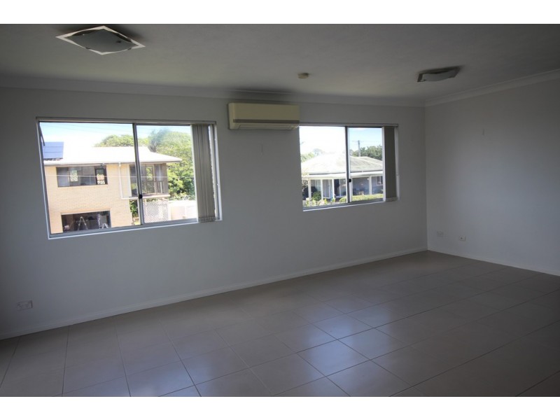 2/102 Hornibrook Esplanade, Clontarf QLD 4019