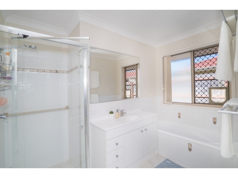 7 Lee Court, Rothwell QLD 4022