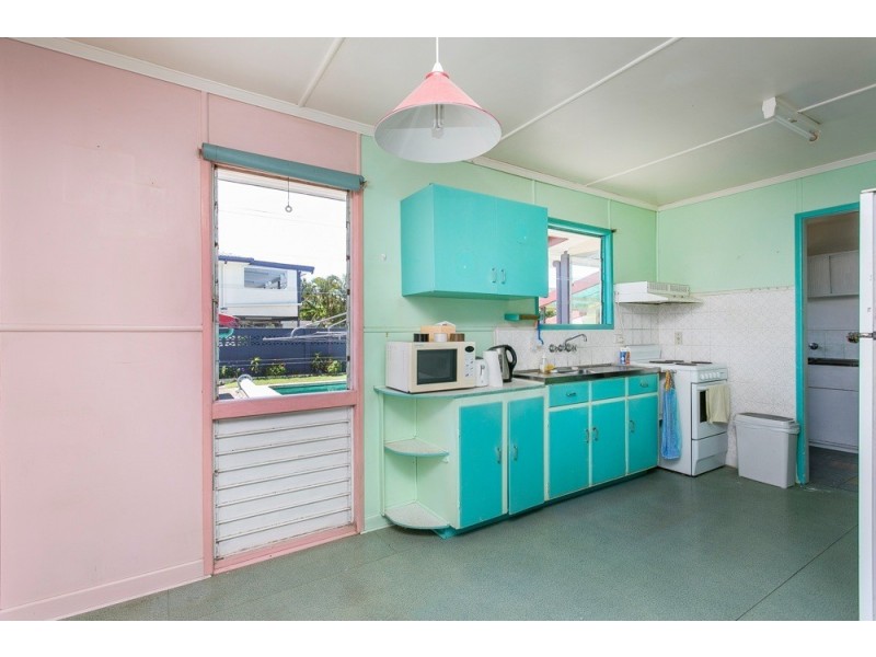 3 Houghton Avenue, Redcliffe QLD 4020
